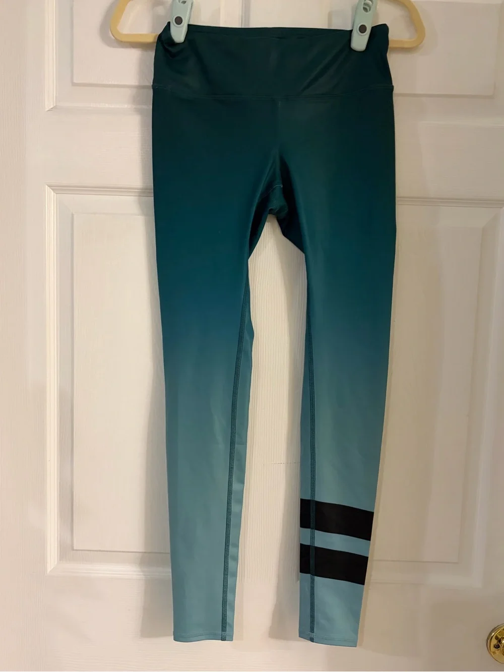Alo Yoga High-Waist‎ Airbrush Ombre leggings teal-to-aqua gradient XS